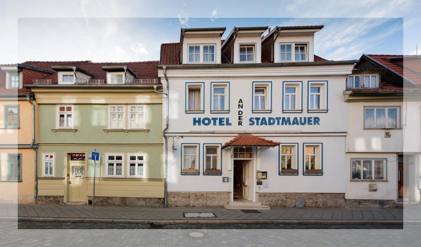Muehlhaeuser Hof Und Stadtmauer Mühlhausen Extérieur photo