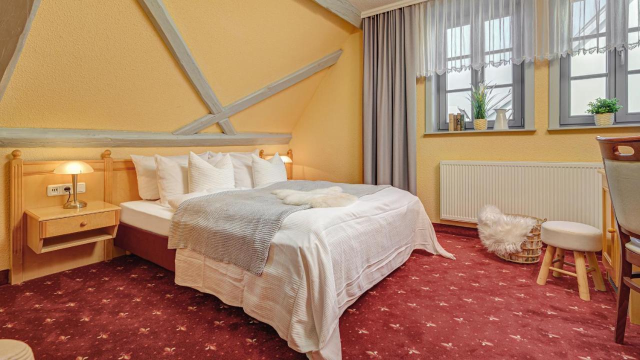 Muehlhaeuser Hof Und Stadtmauer Mühlhausen Extérieur photo