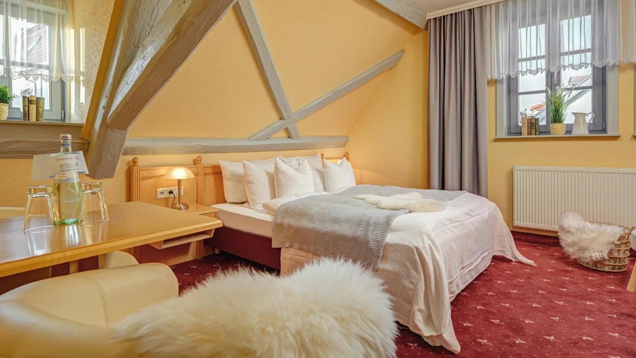 Muehlhaeuser Hof Und Stadtmauer Mühlhausen Extérieur photo