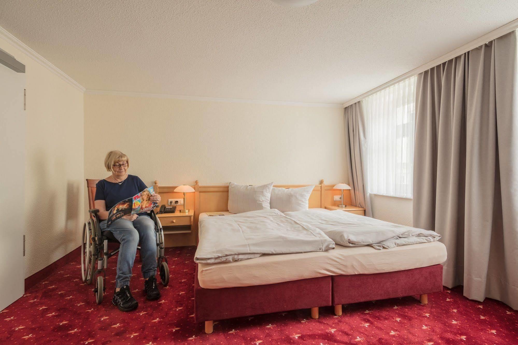 Muehlhaeuser Hof Und Stadtmauer Mühlhausen Extérieur photo